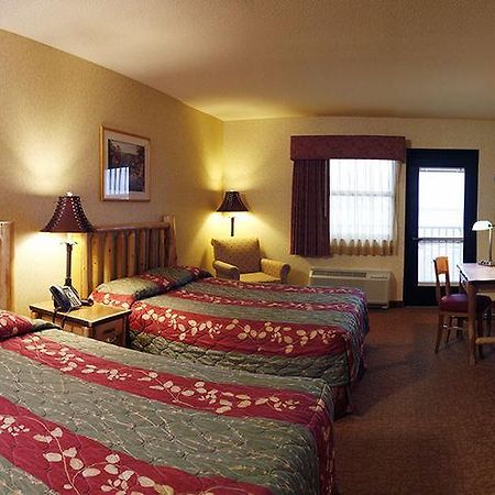 Kewadin St. Ignace Hotel Evergreen Shores Extérieur photo