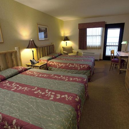 Kewadin St. Ignace Hotel Evergreen Shores Extérieur photo